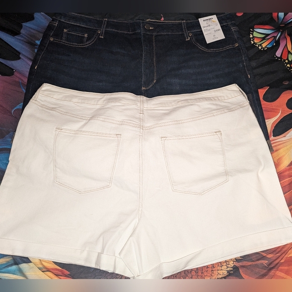 Pair of Denim Shorts 24W - Picture 3 of 11